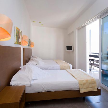 Es Mitjorn Hotel Sant Antoni de Portmany Екстериор снимка