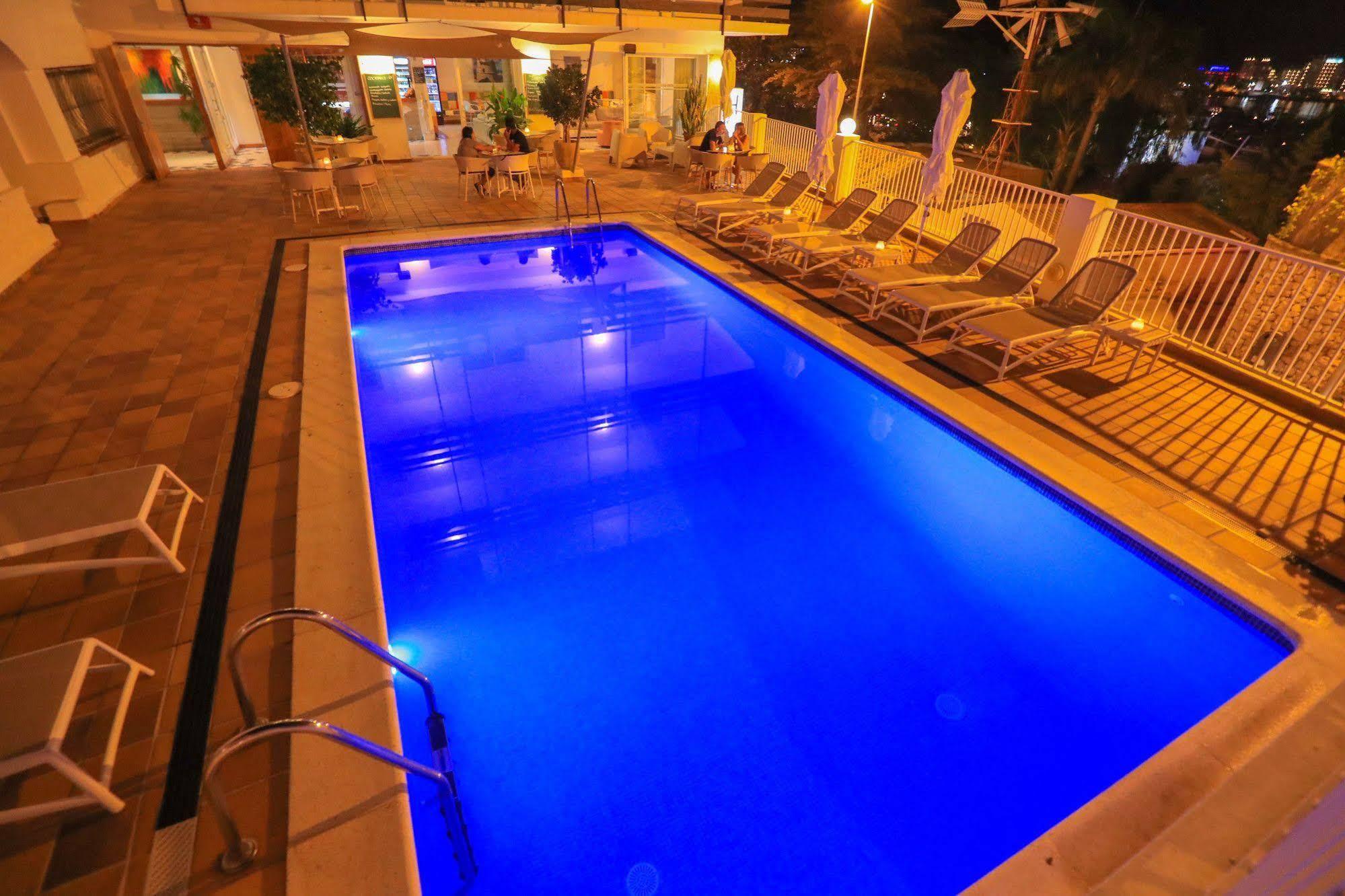 Es Mitjorn Hotel Sant Antoni de Portmany Екстериор снимка
