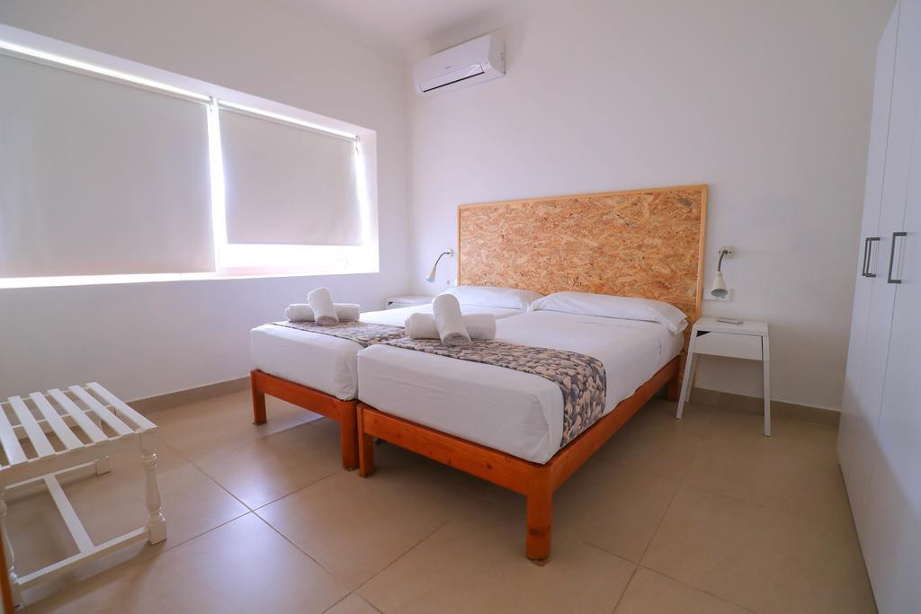 Es Mitjorn Hotel Sant Antoni de Portmany Екстериор снимка