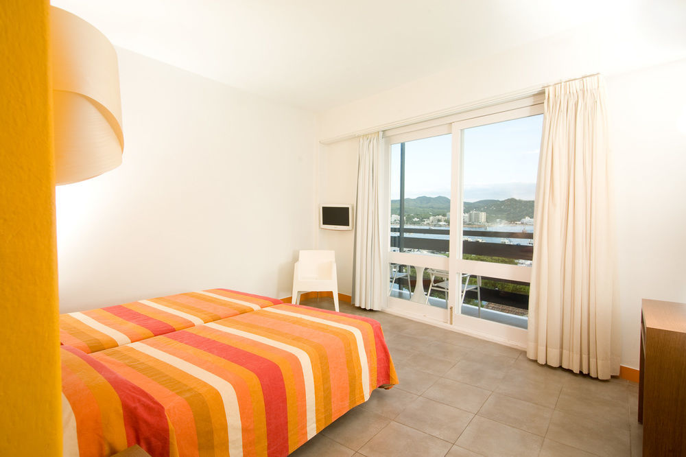 Es Mitjorn Hotel Sant Antoni de Portmany Екстериор снимка