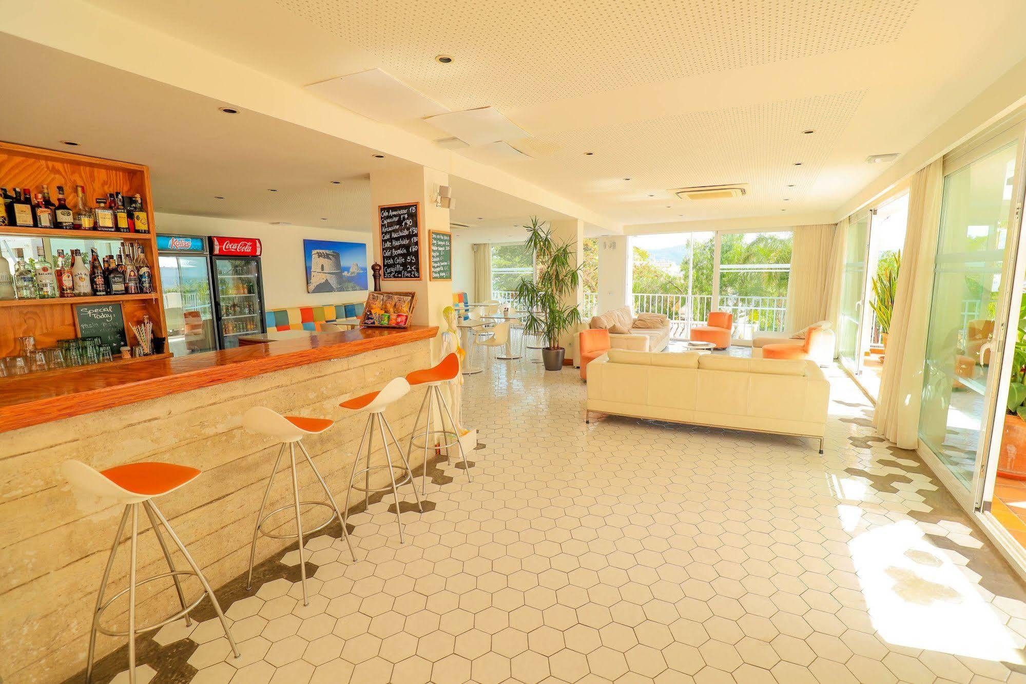 Es Mitjorn Hotel Sant Antoni de Portmany Екстериор снимка
