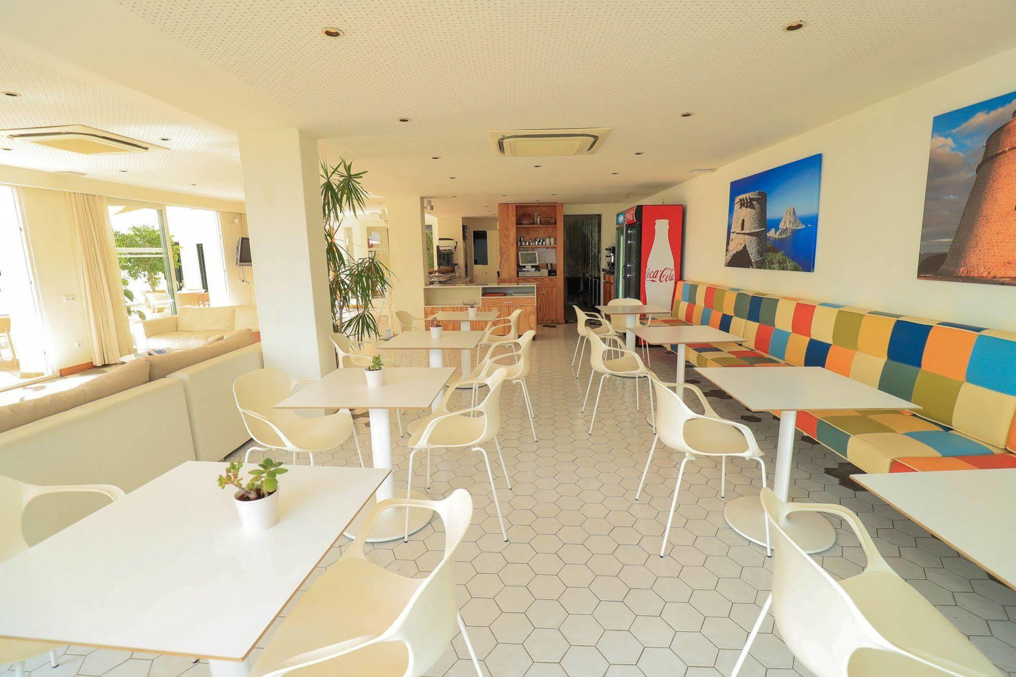Es Mitjorn Hotel Sant Antoni de Portmany Екстериор снимка