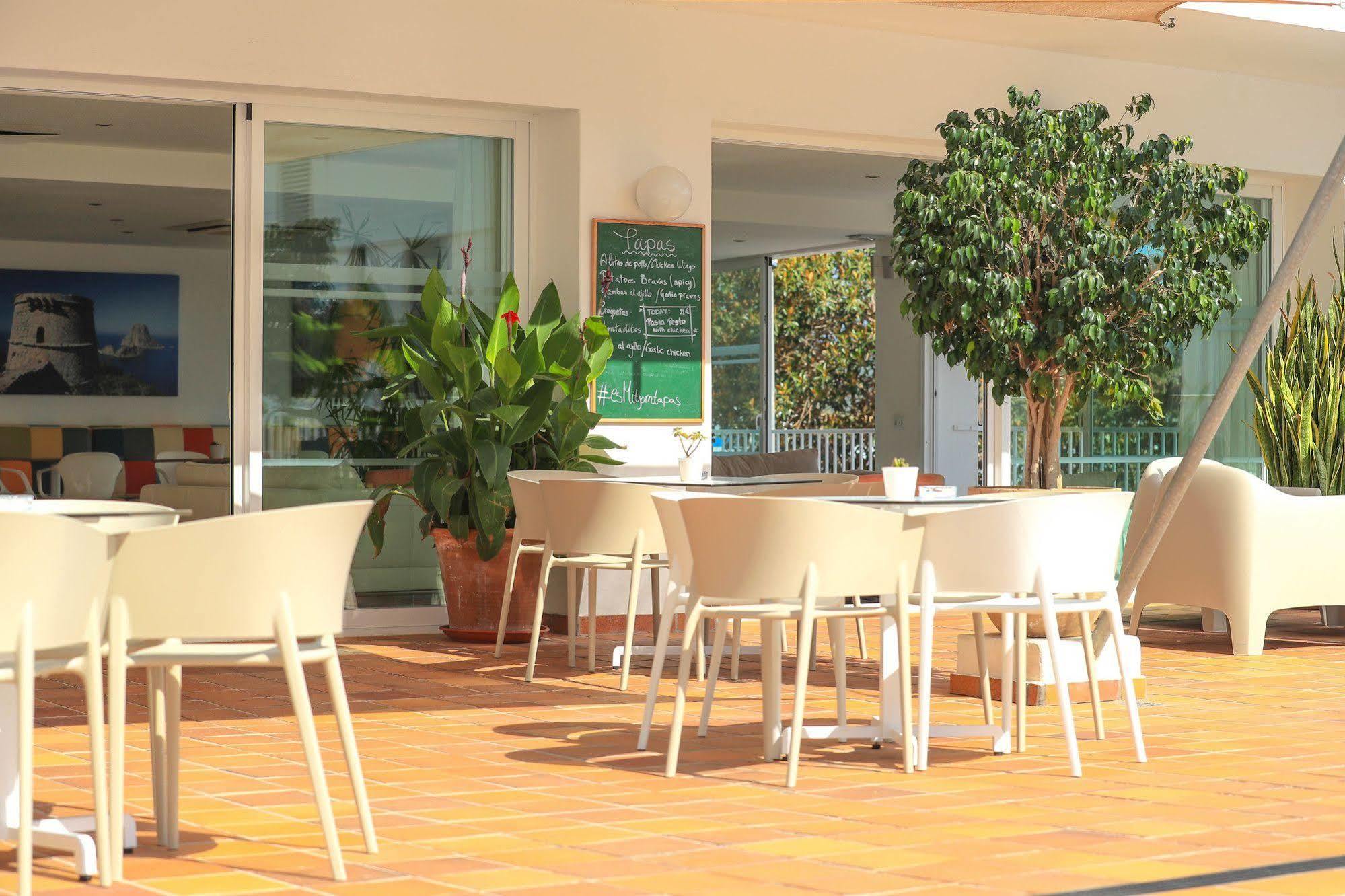 Es Mitjorn Hotel Sant Antoni de Portmany Екстериор снимка