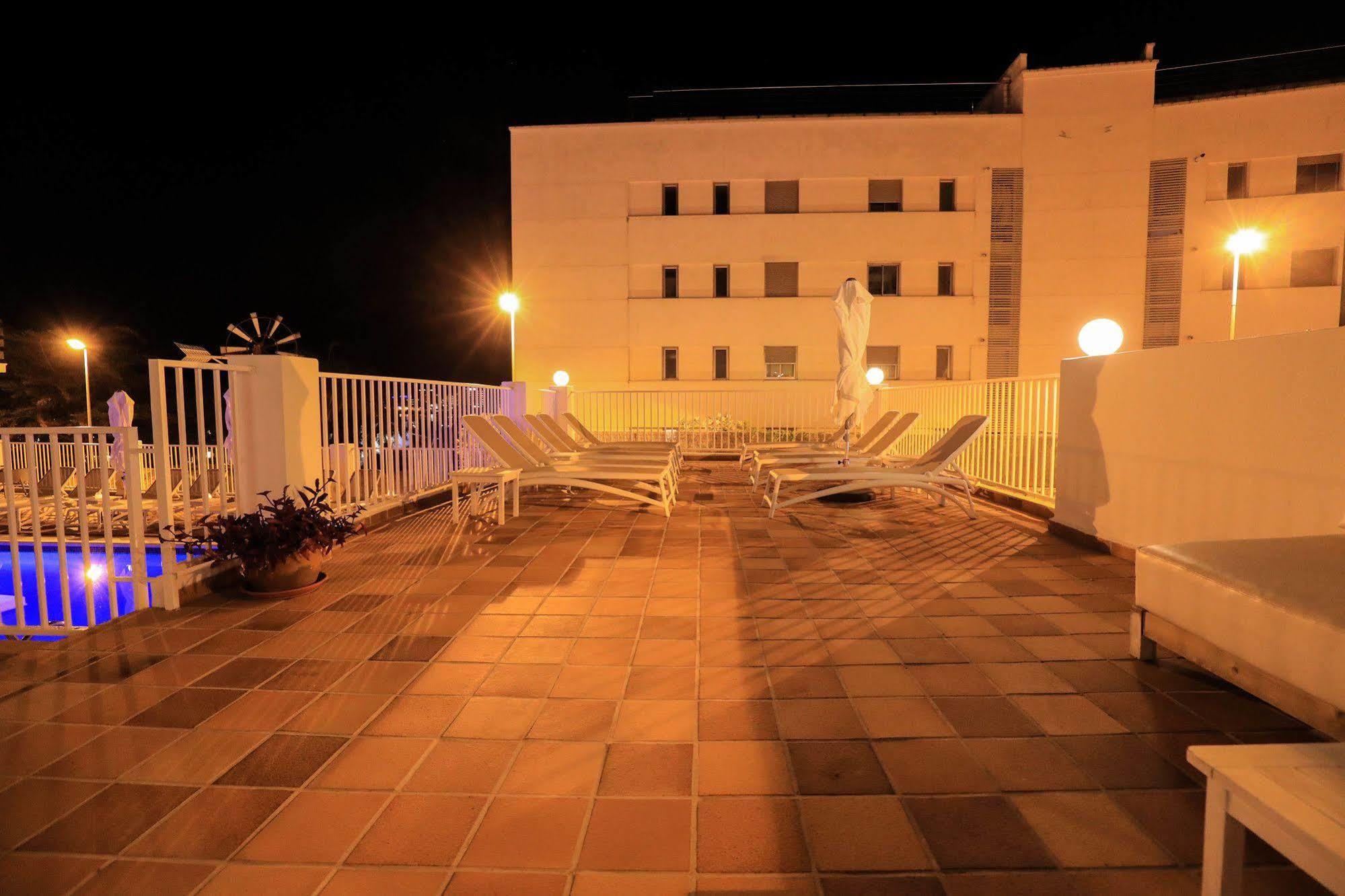 Es Mitjorn Hotel Sant Antoni de Portmany Екстериор снимка