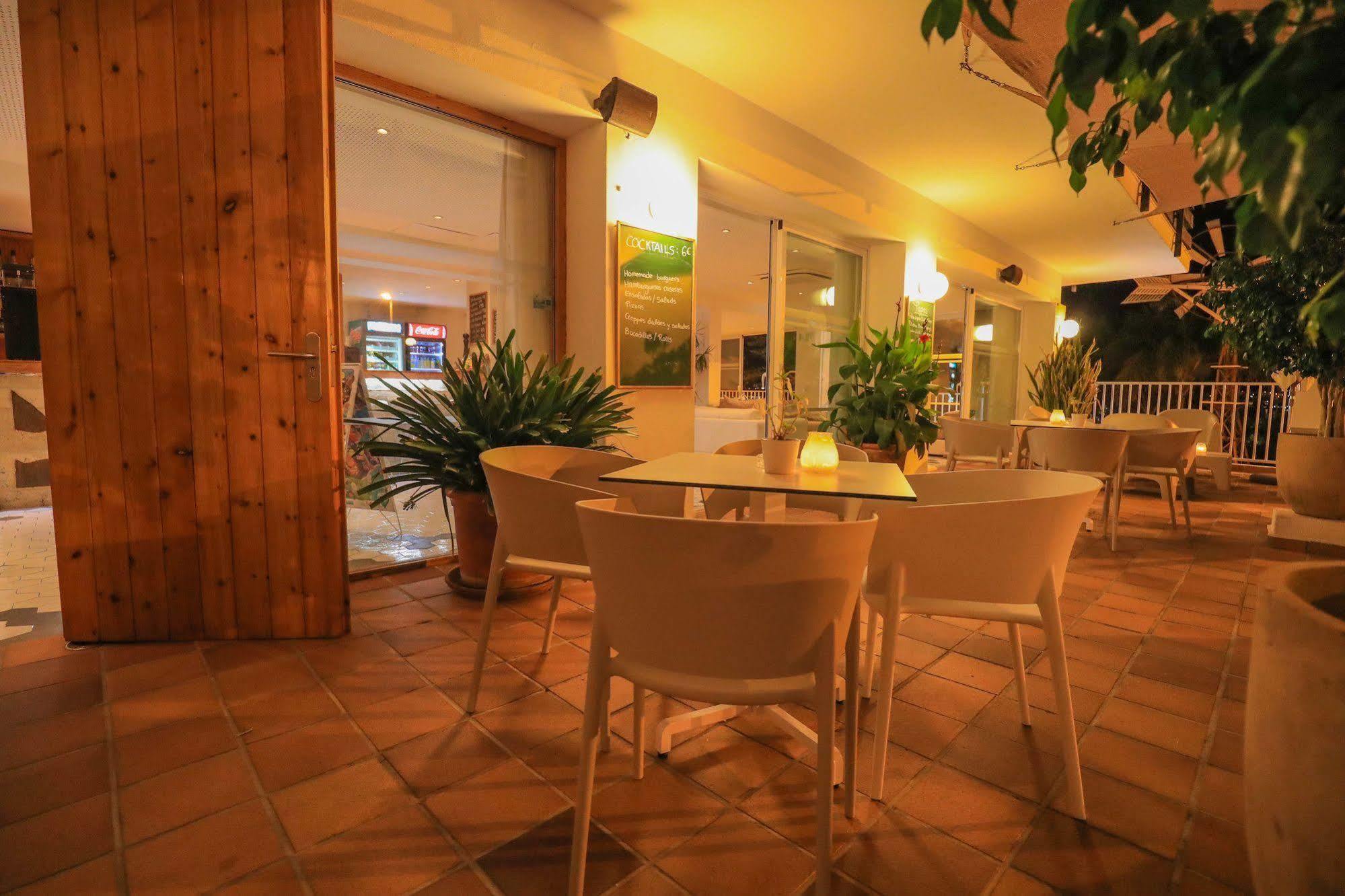 Es Mitjorn Hotel Sant Antoni de Portmany Екстериор снимка