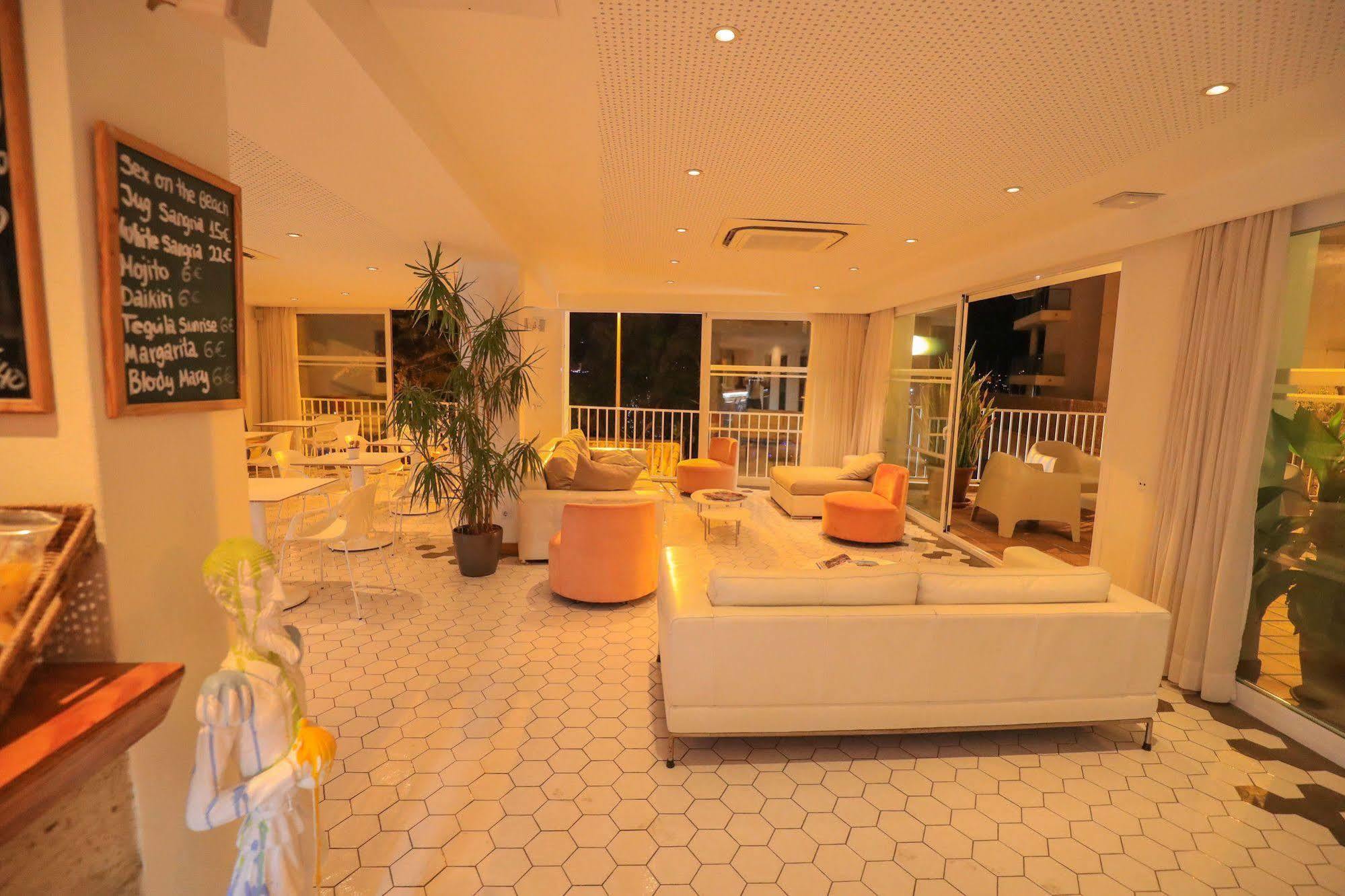 Es Mitjorn Hotel Sant Antoni de Portmany Екстериор снимка
